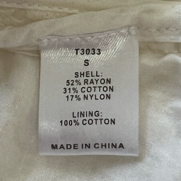 White lace mini skirt. High quality material. - Picture 3 of 5